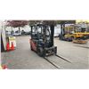 Image 4 : 2010 TOYOTA 25 02-8FG25 FORKLIFT ORANGE/GREY VIN 7F32-VA351