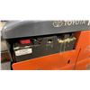Image 12 : TOYOTA 8FBE18U ORANGE 2,500 LBS CAPACITY 3 STAGE 189" MAST TYPE E 48V 3 WHEEL SOLID RUBBER TIRE SIT