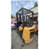 Image 2 : DAEWOO GC18 YELLOW 2,400 LBS CAPACITY 3 STAGE 189" MAST PROPANE COUNTERBALANCE FORKLIFT WITH