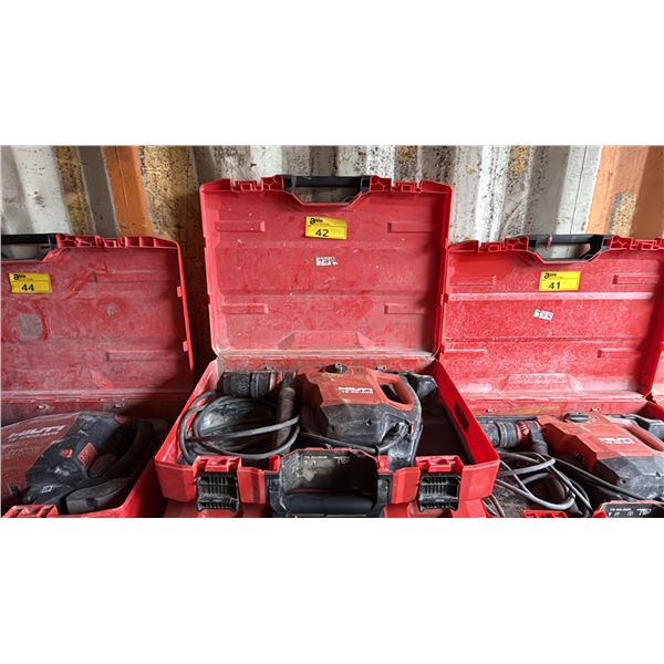 HILTI TE 50-AVR HEAVY DUTY ROTARY HAMMER IN HARD TRANSPORT CARRYING CASE