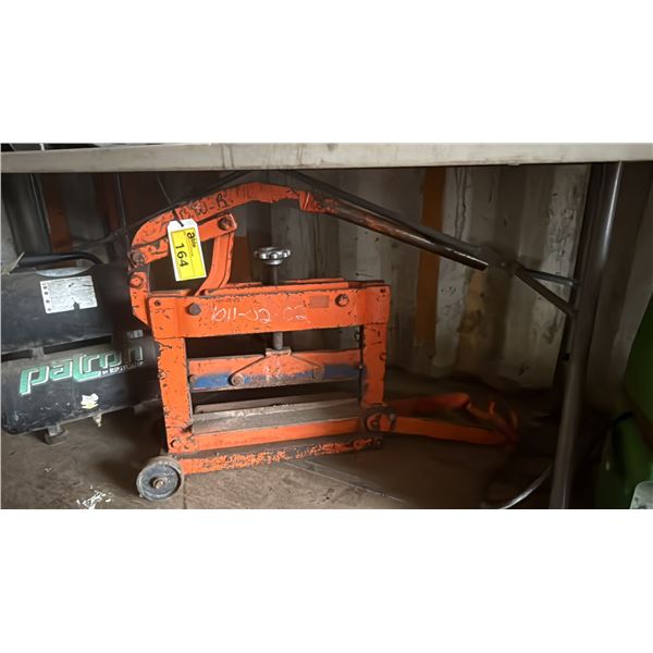 ORANGE MANUAL HEAVY DUTY BRICK/PAVER CUTTER