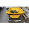 Image 2 : SNOWEX VEE PRO 3000 13.5 CU FT V-BOX STYLE INDUSTRIAL BULK SALT / SAND SPREADER