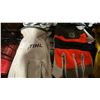 Image 2 : GROUP OF ASSORTED SIZED LEATHER WORK GLOVES