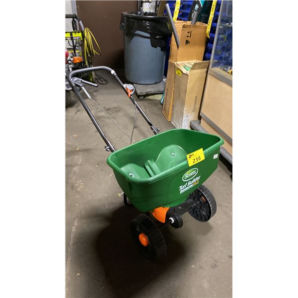 SCOTTS TURF BUILDER EDGEGUARD DLX BROADCAST SPREADER