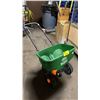 Image 1 : SCOTTS TURF BUILDER EDGEGUARD DLX BROADCAST SPREADER