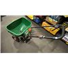 Image 3 : SCOTTS TURF BUILDER EDGEGUARD DLX BROADCAST SPREADER