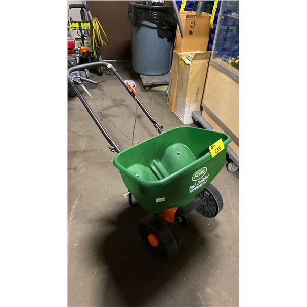 SCOTTS TURF BUILDER EDGEGUARD DLX BROADCAST SPREADER