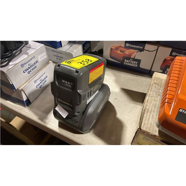 HUSQVARNA BLI 300 COMMERCIAL CORDLESS BATTERY WITH CHARGER