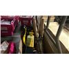 Image 3 : BOX OF ASSORTED VULCAN HAND TOOLS & LANDSCAPERS GARDEN TOOLS