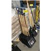 Image 2 : 7 GRANT COMMERCIAL SNOW SHOVELS