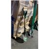Image 2 : 4 ASSORTED LANDSCAPERS COMMERCIAL YARD SHOVELS