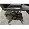 Image 10 : Black Faux Leather Swivel Office Chair With Armrests And Caster Base
