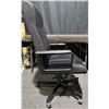 Image 9 : Black Faux Leather Swivel Office Chair With Armrests And Caster Base