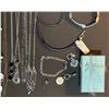 Image 12 : Large Mixed Lot of Costume Jewellery Rings Bracelets Necklaces Earrings Assortment