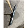 Image 4 : Valu+ Floor Squeegee With Wooden Handle