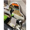 Image 2 : Umbra Orma Wall Mirror Asymmetrical White Frame