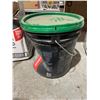 Image 4 : Resisto 17L Asphalt Driveway Sealer