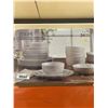 Image 2 : Coupe White Porcelain 24 Piece Dinnerware Set