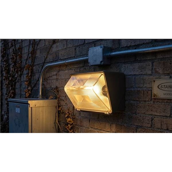 Stanpro WPJ-S0070-AP Small Wall Pack High Pressure Sodium 120V 70W Dusk Til Dawn Outdoor Light