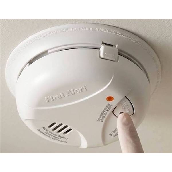 First Alert Smoke Alarm 9V Battery Included