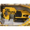 Image 4 : CAT RC Steel Excavator Toy Massive Mover
