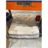 Image 2 : Plush Rectangular Tufted Pet Bed Cream