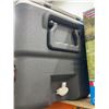 Image 4 : Coleman 44L Chest Cooler 46 Qt Leak-Resistant
