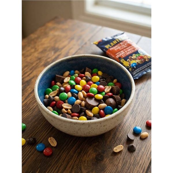 Planters Peanut Butter Chocolate Trail Mix 30x55g