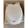 Image 1 : Kohler Lustra White Toilet Seat 4670-C-O
