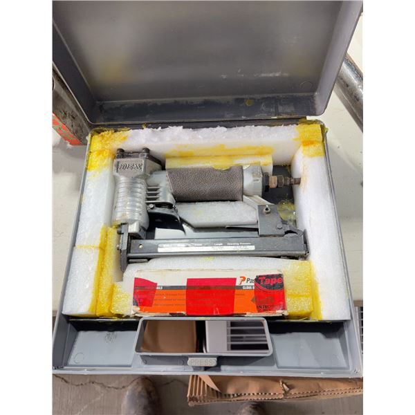 BEX 22 Gauge Stapler With Case