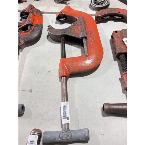RIDGID No. 6 Heavy Duty Pipe Cutter