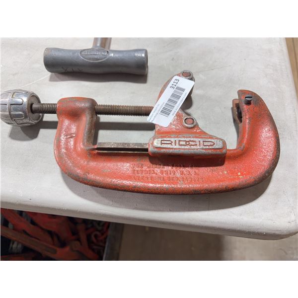 RIDGID No. 40 2"-4" Tubing Pipe Cutter