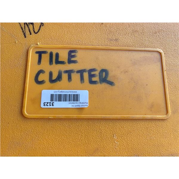 Felker FC18 Manual Tile Cutter in Case