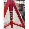 Image 2 : Ridgid Pipe Stand Adjustable V-Head Tripod