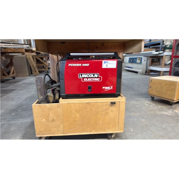 LINCOLN ELECTRIC 140C POWER MIG HEAVY-DUTY 120V WIRE FEEDER WELDER ON SMALL WOODEN MOBILE STORAGE