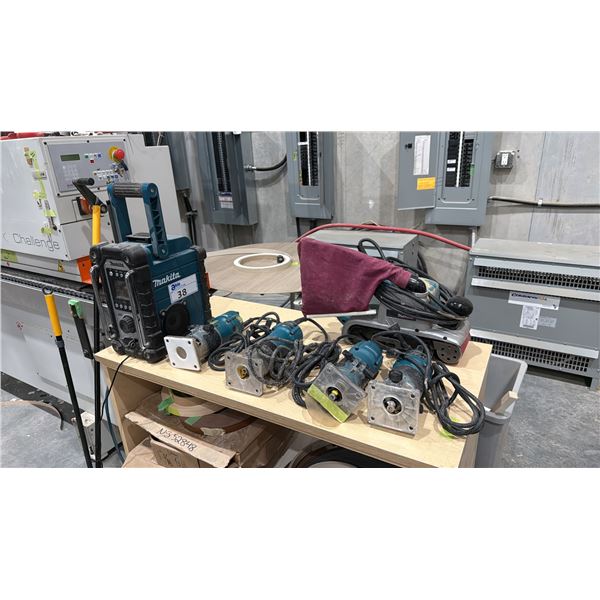 GROUP OF MAKITA ELECTRIC TOOLS- SHOP RADIO, PLANER & 4 SPINDLE ROUTERS