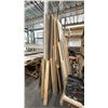 Image 1 : GROUP OF ASSORTED WOOD MATERIAL PIECES