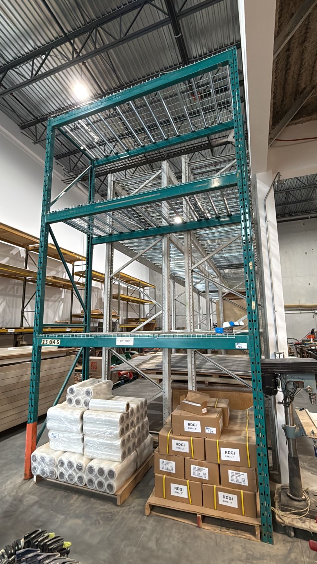 SINGLE BAY OF BLUE PALLET RACKING WITH MESH DECKING-(2) 16' UPRIGHTS ...