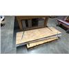 Image 1 : STONE COUNTERTOP PIECES IN WOODEN BOX