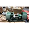 Image 2 : INDUSTRIAL SHOP DUST COLLECTOR WITH HOSE