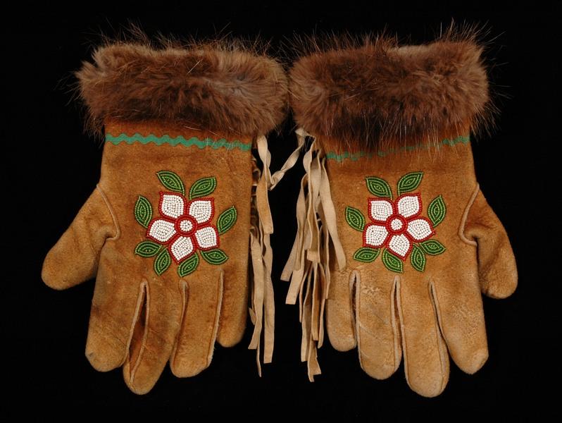 Pair of Beaded Gloves with Floral Design - Size Large Fine Condition