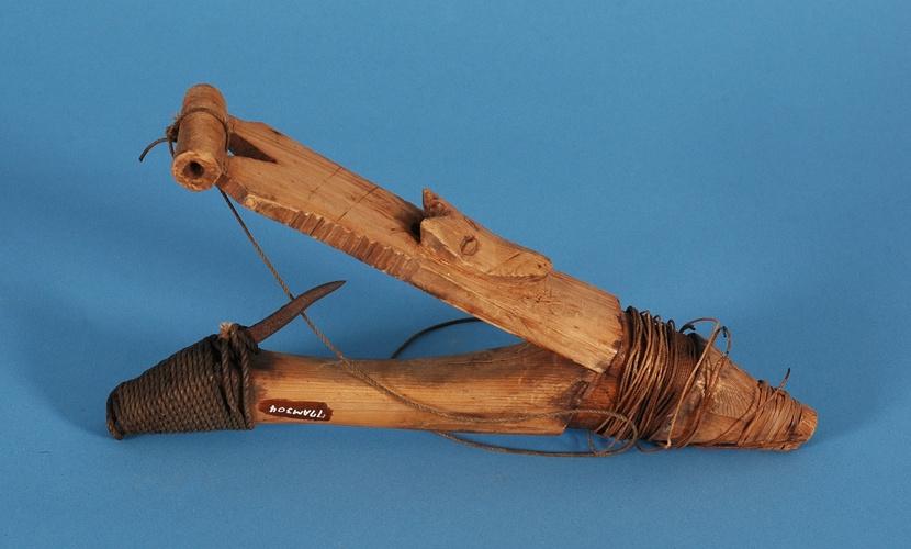 19TH C. Tlingit Halibut Hook, Carved Wolf Head, V Shaped Paddle Design with Museum 77AM304 Inscribe