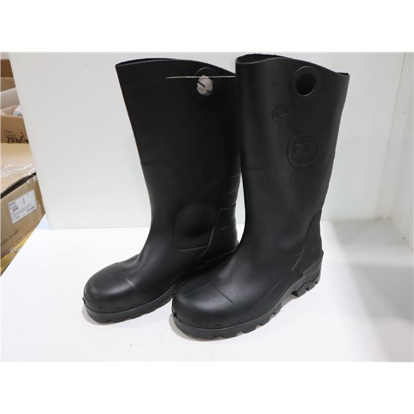 DUNLOP STEEL TOE RUBBER BOOTS SIZE:4