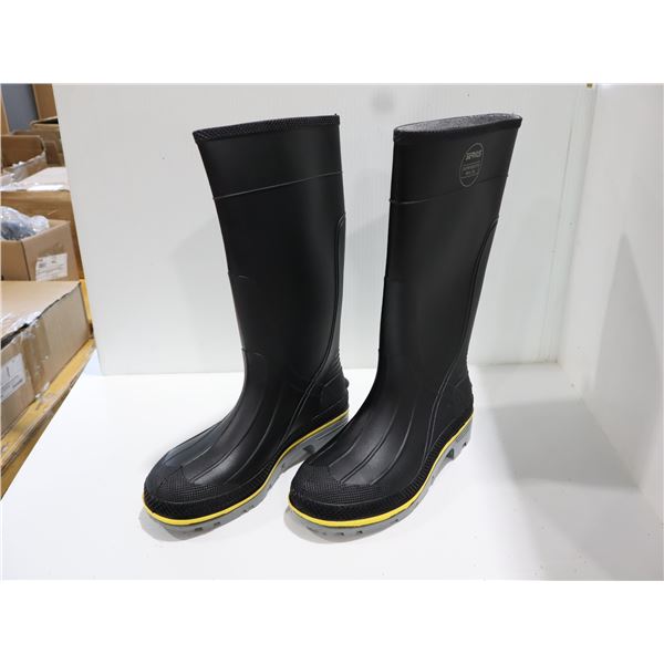 SERVUS STEEL TOE BOOTS SIZE:6