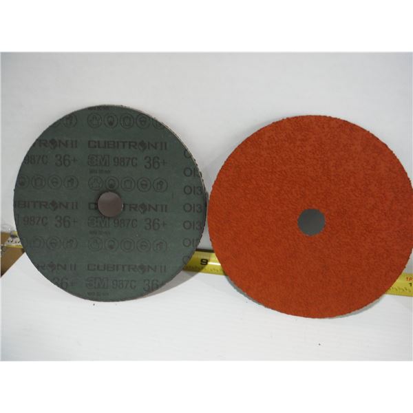 LOT OF 25 CUBITRON II FIBRE DISC 987C, 7 IN X 7/8 IN 36+