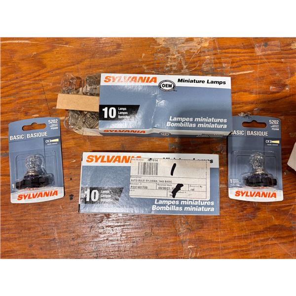 LOT OF 22 ASSORTED SYLVANIA AUTOMOTIVE MINI-LIGHTS
