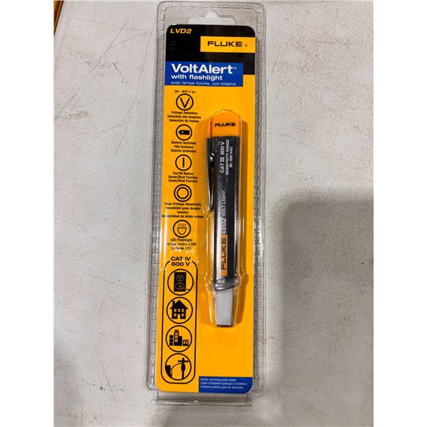 FLUKE VOLT ALERT #LVD2 VOLTAGE TESTER WITH FLASHLIGHT