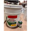 Image 1 : CASTROL HYSPIN AWS HYDRAULIC FLUID ISO 68 5 GALLON