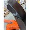 Image 3 : PALLET TRUCK 27x96" (ORANGE) *DAMAGED HANDLE*