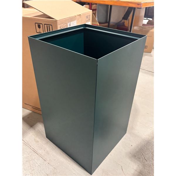 SAFCO RECYCLING CONTAINER BASE 15.5x15.5x26" GREEN